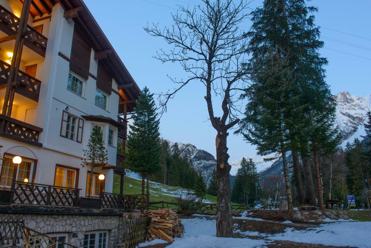 Park Hotel Faloria Canazei Exterior photo